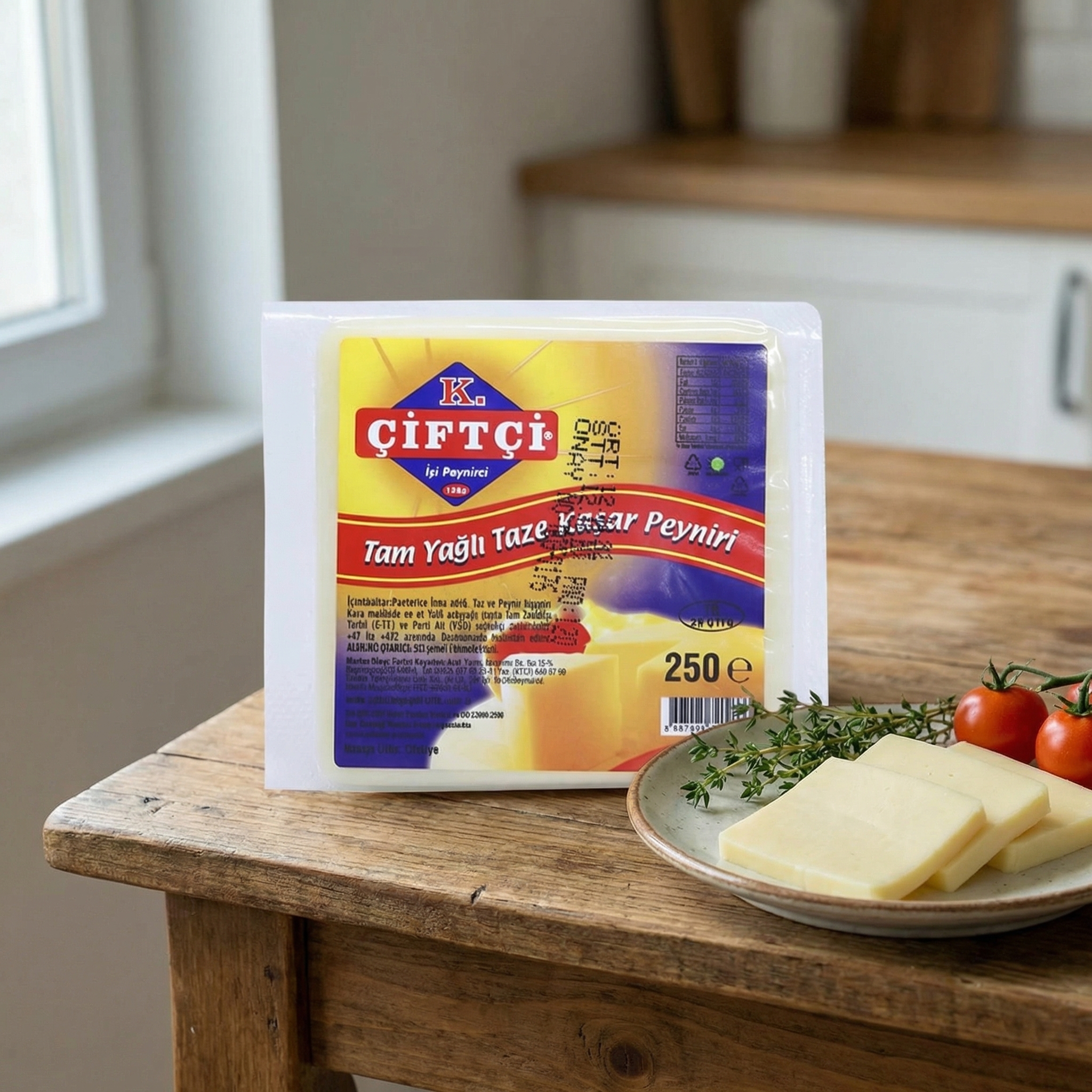 Çiftçiler Trakya'dan Coğrafi İşaretli Tam Yağlı Taze Kaşar Peyniri 250 gr - Doğallık ve Lezzet Bir Arada